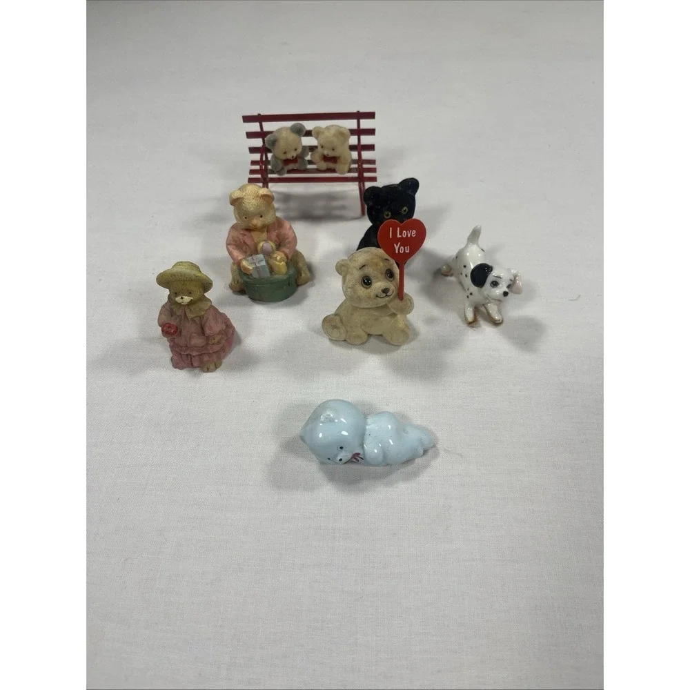 Lot of 7 Miniature Bear Figurines & Animals